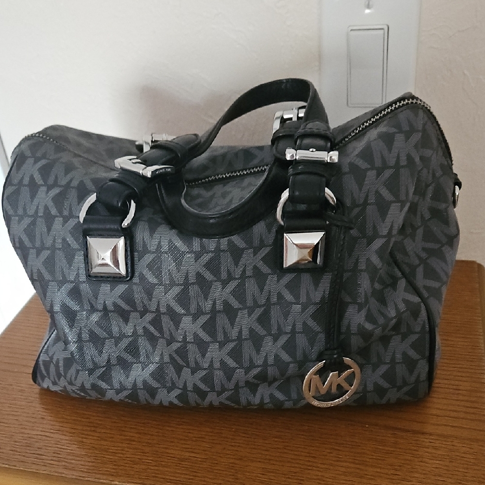 Authentic Michael Kors Black and Gray Satchel/Crossbody